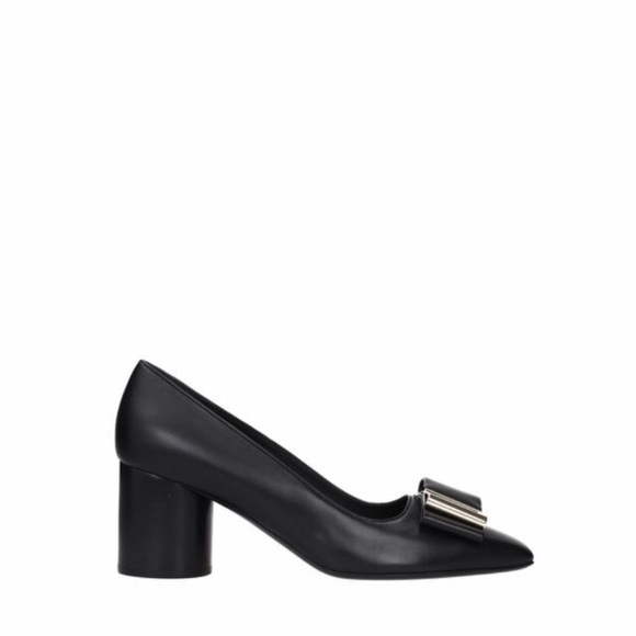 Salvatore Ferragamo Black Flats with Gold Detail - Picture 4 of 7